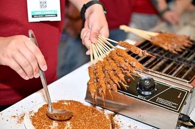 &ldquo;鏈&rdquo;結(jié)萬(wàn)家,&ldquo;千品食巷&rdquo; 城市生活更美好